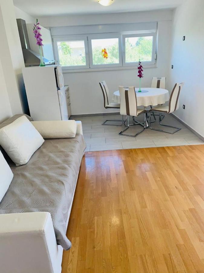 Apartments Nika Sukošan Zewnętrze zdjęcie