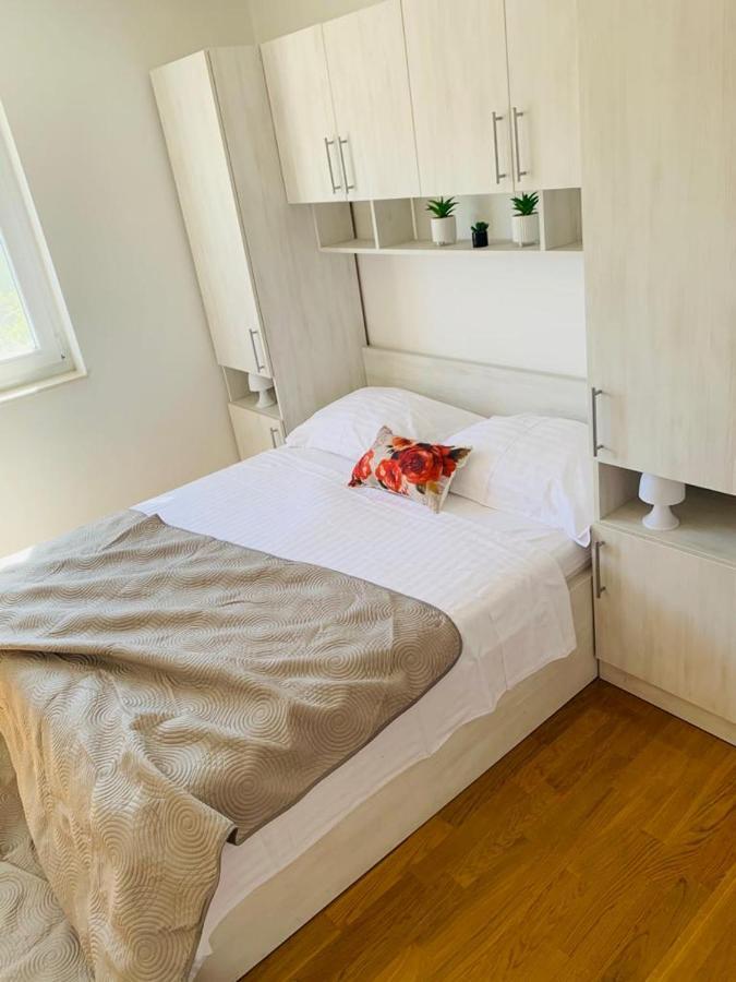 Apartments Nika Sukošan Zewnętrze zdjęcie
