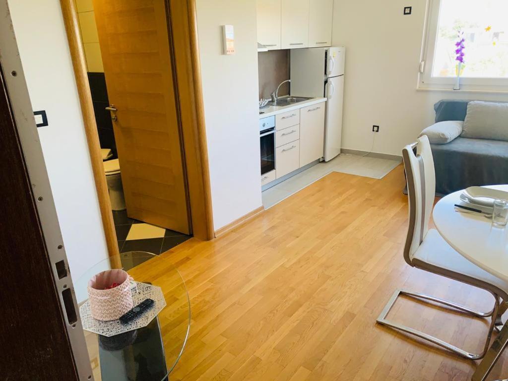 Apartments Nika Sukošan Zewnętrze zdjęcie