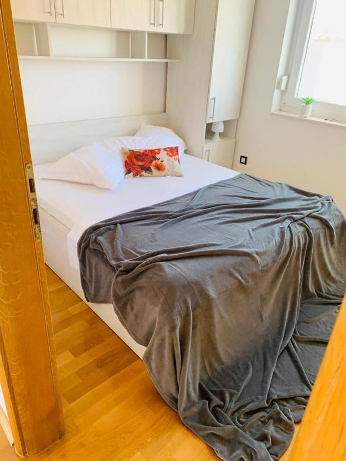 Apartments Nika Sukošan Zewnętrze zdjęcie