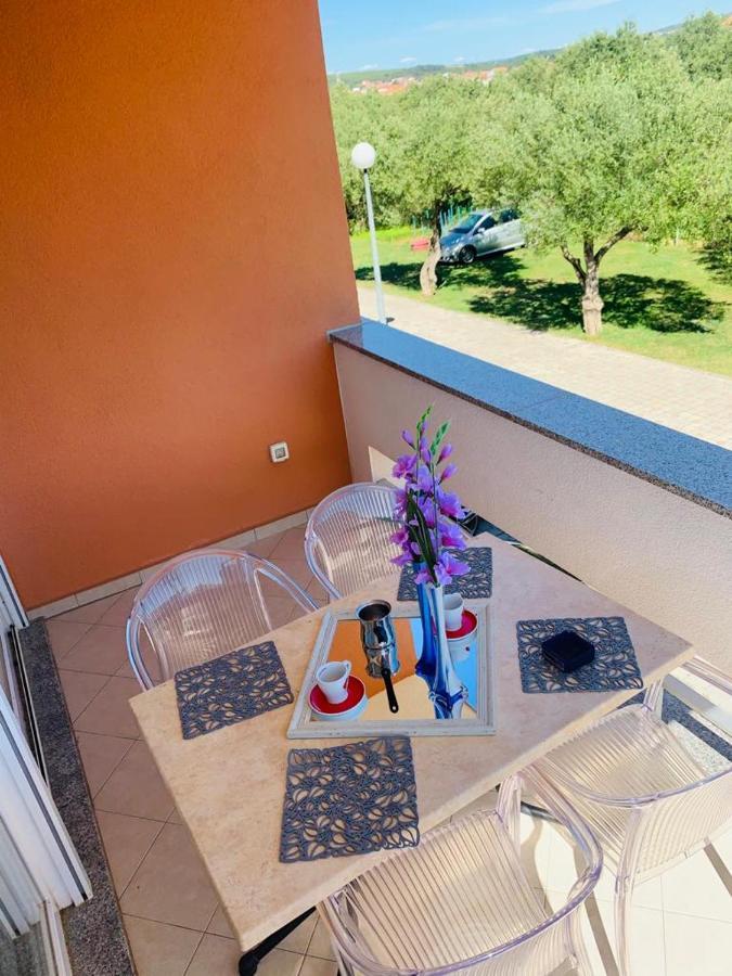 Apartments Nika Sukošan Zewnętrze zdjęcie