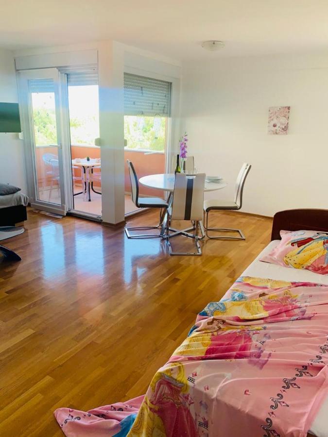 Apartments Nika Sukošan Zewnętrze zdjęcie
